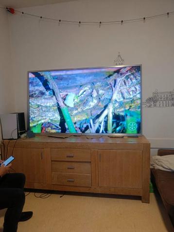 TV 84 inch - GRATIS OP TE HALEN (scherm kapot/barst) [SPOED]