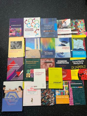 Diverse collectie communicatie- en marketingboeken