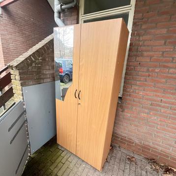 Kledingkast en kleine vaatwasnachins - Graties