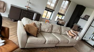 Leren bank, zit heerlijk. Afmetingen 300x100