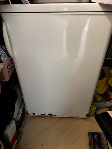 Tafelmodel koelkast - Werkt goed, wel beschadigingen