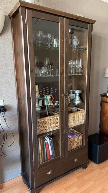 Gratis af te halen - glazenkast Hemnes