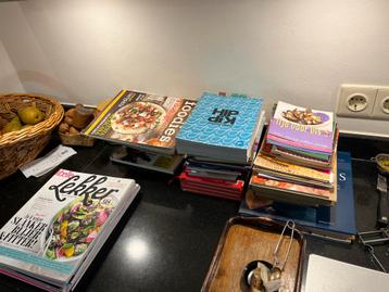 Grote collectie kookboeken uit diverse keukens wereldwijd