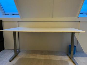 Groot bureau gratis ophalen