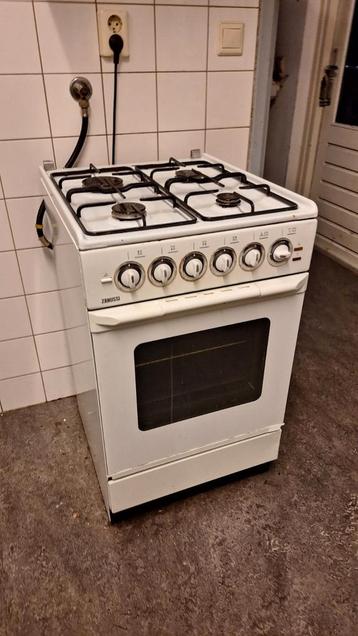 Gratis oven + fornuis. Let op op de beschrijving!