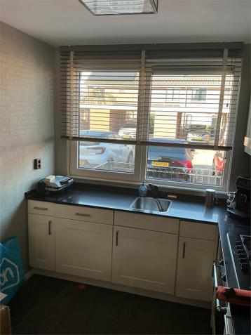 Complete keuken met inbouwapparatuur