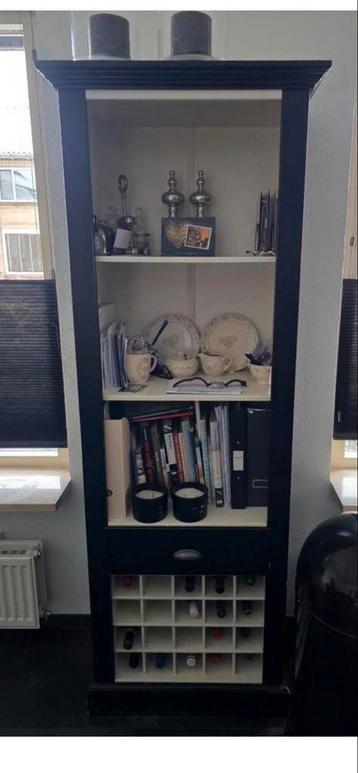 GRATIS Wijnkast / Boekenkast met lade en planken