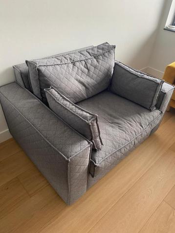 Gratis op te halen: ruime, comfortabele, grijze stoel