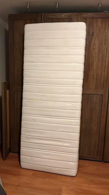 Gratis: matras 80 bij 200cm