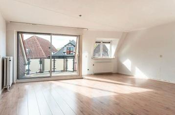 Mooie kliklaminaat vloer, ongeveer 30m2