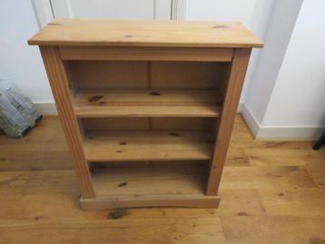 Boekenkast hout