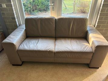 Beige leren 2-zits bank - gratis af te halen!