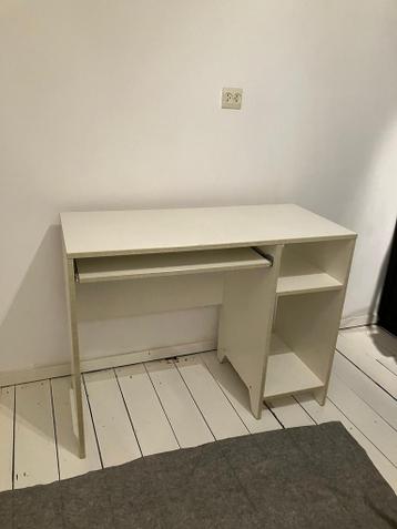 Gratis bureautje - Moet 15 maart weg!