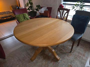 Gratis: Eiken uitklapbare tafel + 4 verstelbare stoelen