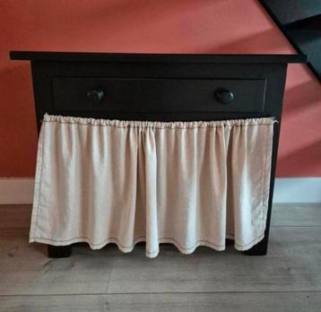 Oud tv kastje gepimpt met gordijntje. Vandaag halen!