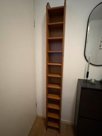 Gratis: mooie houten cd/dvd kast