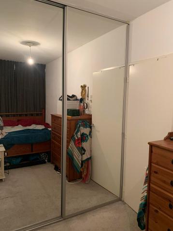 Gratis Grote spiegeldeuren (2x 260x97,5cm) voor inbouwkast