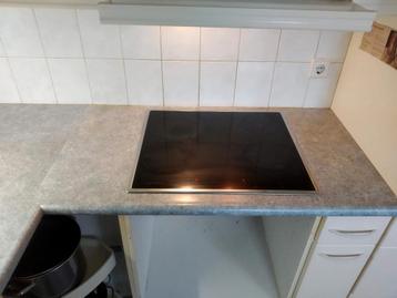 Indesit Keramische Kookplaat - Inbouw 56x49 cm