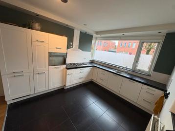 Gratis Hoekkeuken 330x370 cm, inclusief apparatuur