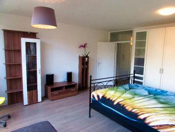 Gratis IKEA tweepersoonsbed 180x220cm met matrassen