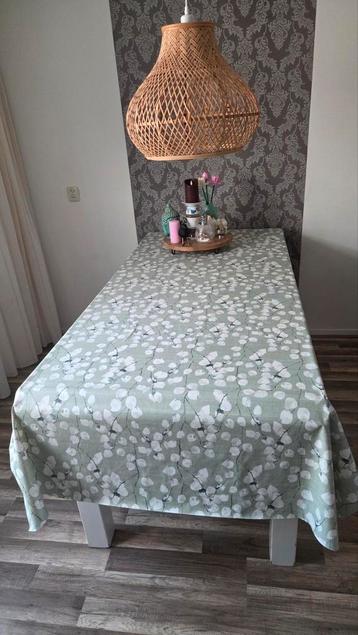 Uitschuifbare eettafel met lades 180/220x87cm