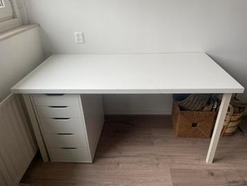 Bureau/tafel IKEA met beschadigingen