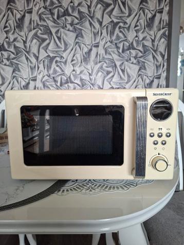 SilverCrest Retro Magnetron - Crème