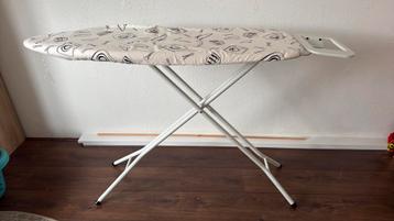 Strijkplank met hoes, gratis af te halen