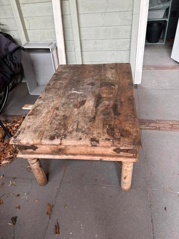 Robuuste salontafel gratis af te halen