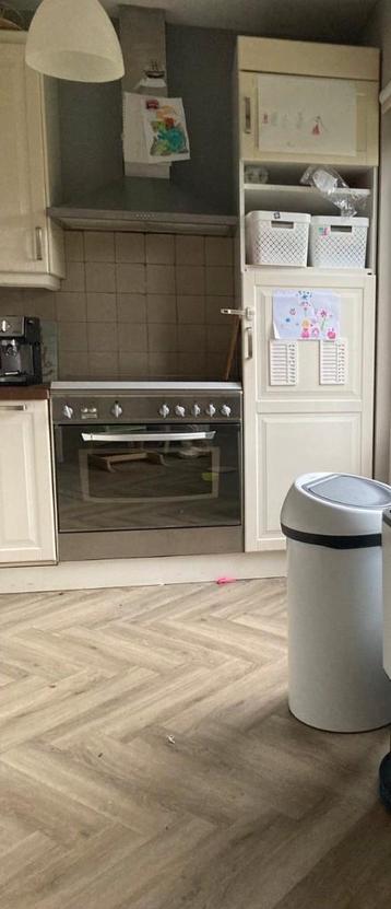 Keuken Ikea incl.apparat.,zelf te demonteren apr/mei gratis