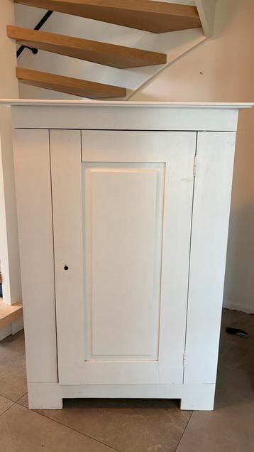 TV kast massief hout, gratis af te halen (Castricum)