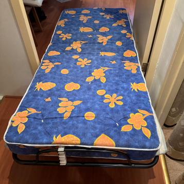 1 persoons logeerbed opklapbaar