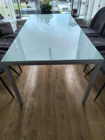 Glazen Eettafel
