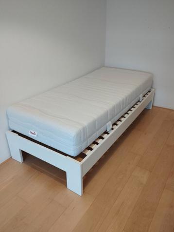 90 bed uit hout inclusief matras en lattenbodem