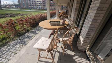 Tafel en stoelen gratis af te halen