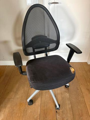 Gratis af te halen: Bureaustoel op wielen (Topstar)