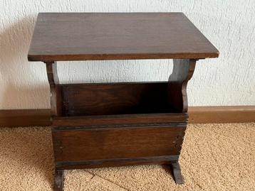 GRATIS houten krantenbak