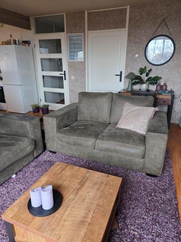 Gratis af te halen: 2-zits en 2,5-zits plofbanken