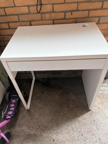 Ikea Micky bureau - Lade heeft aandacht nodig