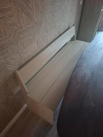 Gratis eetbank, vandaag halen!