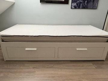 IKEA uitschuifbaar bed frame met lades