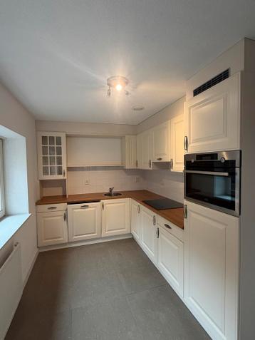 GERESERVEERD, complete hoekkeuken met apparatuur