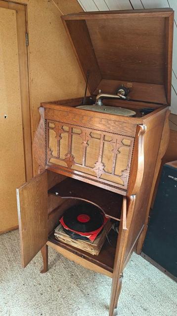 Antieke Grammofoon Platenspeler met Platen en Naalden
