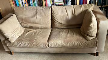 Zeer fraaie lederen bank, voor de echte bankzitters.