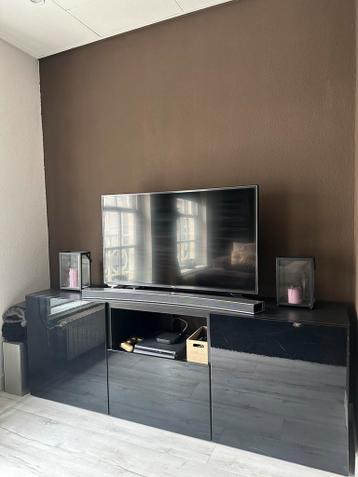 Gratis ophalen! | IKEA televisie kast in (glans)zwart