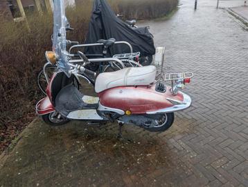 AVG Brommer - Motorblok prima, staat lang stil, defect