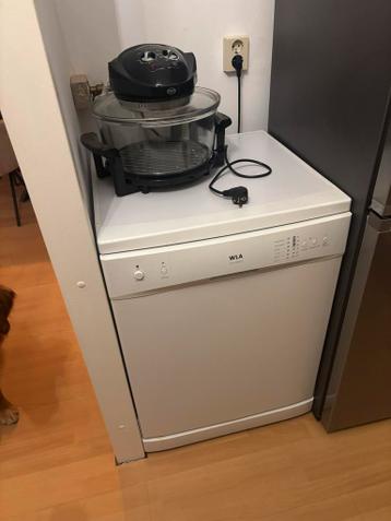 Gratis: Kapotte WLA vaatwasser voor onderdelen/reparatie