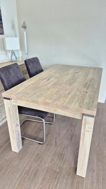 Gratis eettafel - 160x90x78 cm