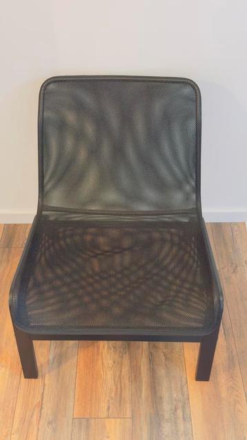 Gratis zwarte IKEA stoel