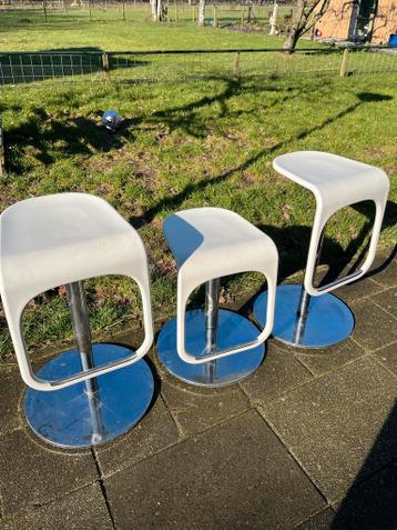 Set van 3 moderne barkrukken